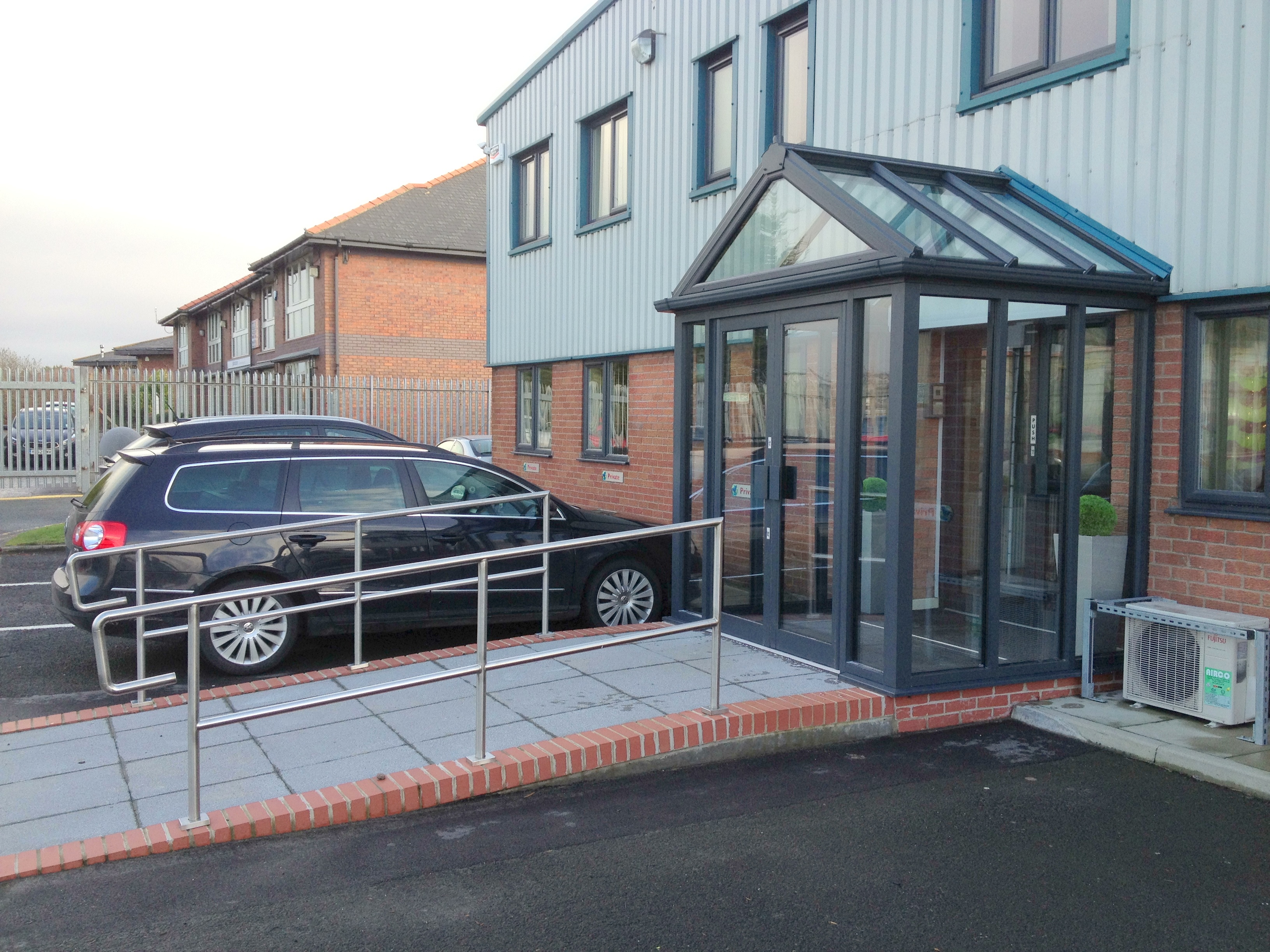 New entrance porch and DDA ramp to offices – Hull